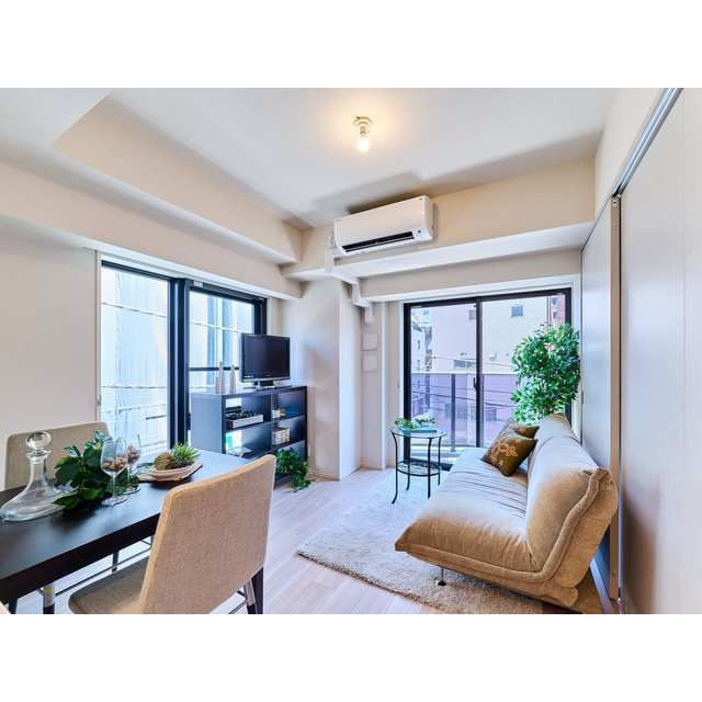 ルフォンプログレ上野稲荷町の居間・リビング