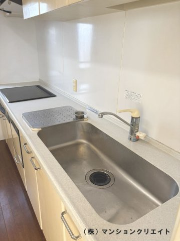 シンフォニアガーデン福井のキッチン|広いシンクのシステムキッチン