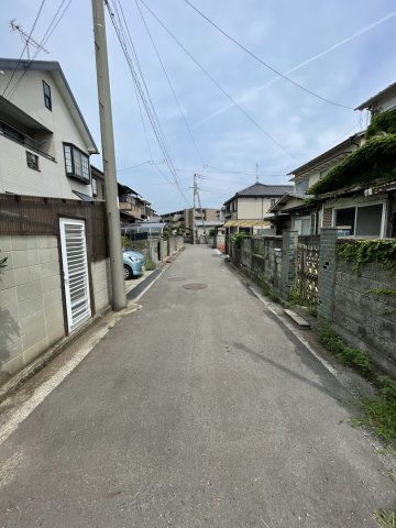 屋島西町　土地の前面道路含む現地写真
