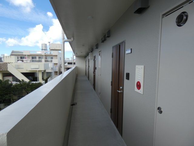 ザ・テラス鏡原のその他共用部分|共用廊下です
