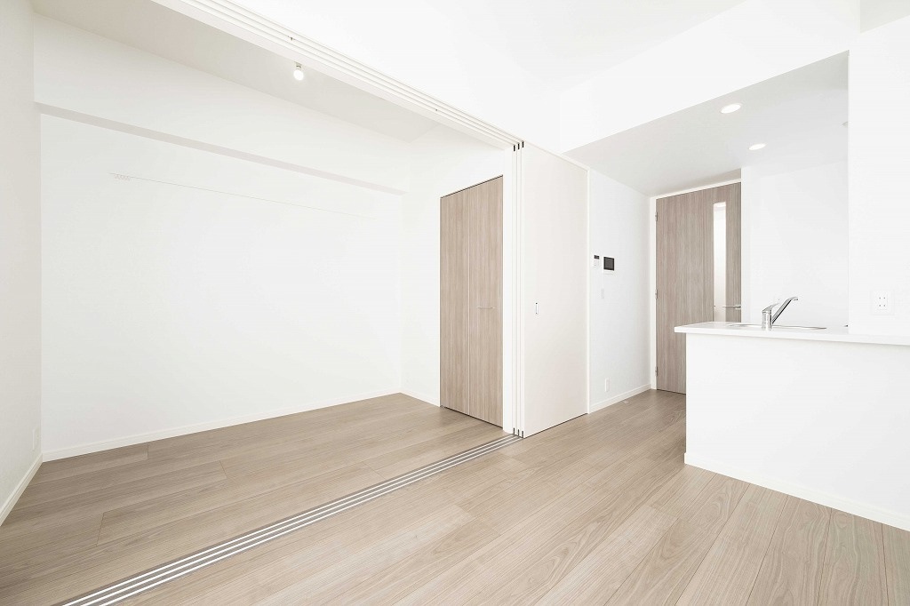 新品家具付きマンション博多駅南27(KaGood福岡)の居間・リビング|居間です