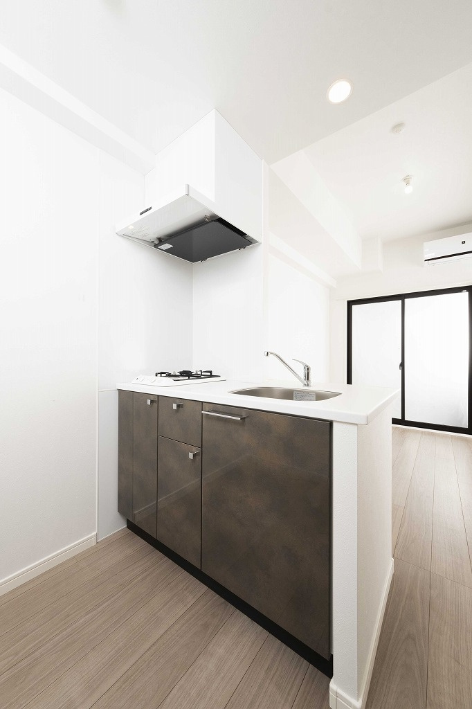 新品家具付きマンション博多駅南27(KaGood福岡)のキッチン|お料理しやすいキッチンです