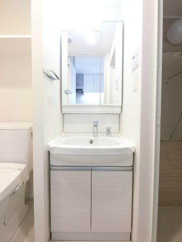 オーパスホームズ南行徳の独立洗面台