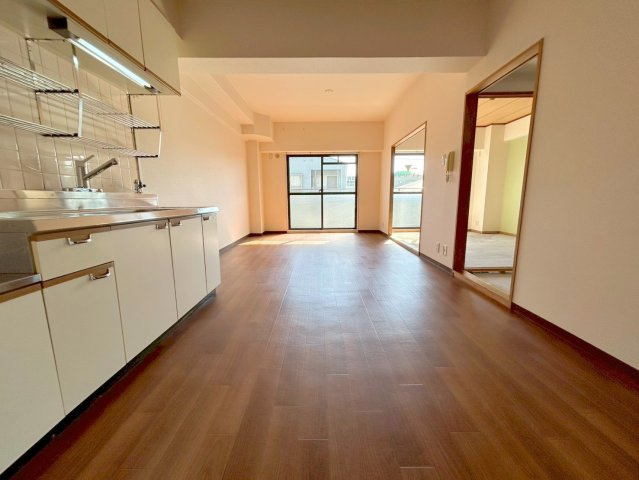 エトワール小松の居間・リビング