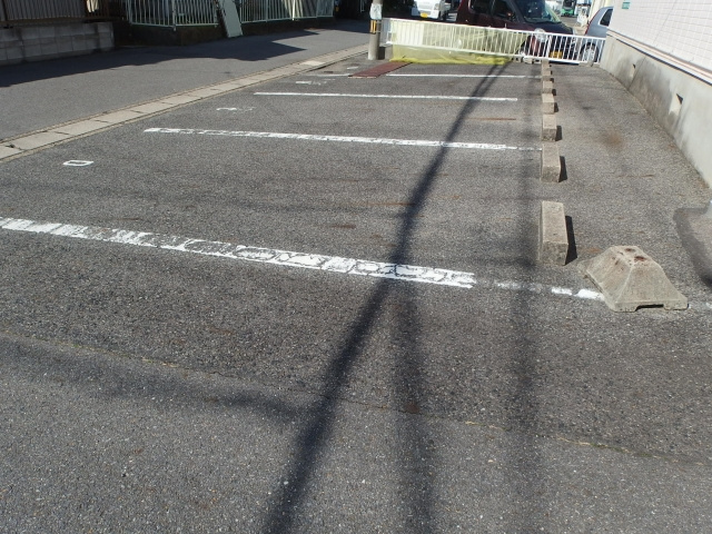 ガーデンハイツの駐車場