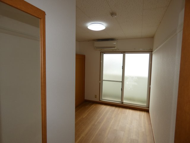 TSパレスの居間・リビング|居室入口です