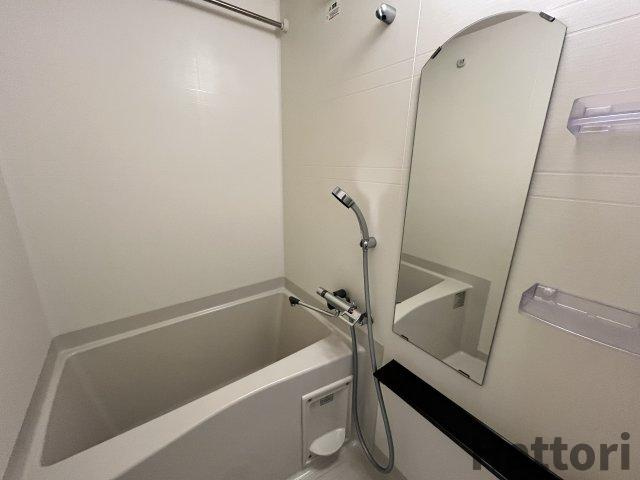 ファステート江坂ランウェイの浴室