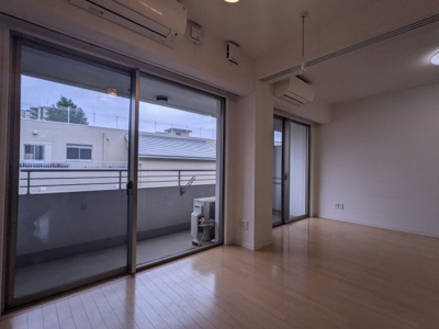 【居間・リビング】 | ガーデン板橋氷川町 | ゆったり過ごせるリビングです