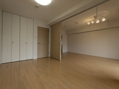 【居間・リビング】 | ガーデン板橋氷川町 | ゆったり過ごせるリビングです