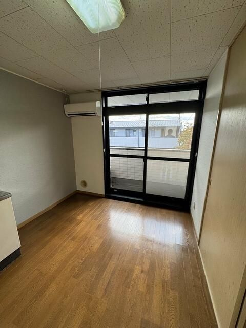 レオパレスドミールＡ館の居間・リビング