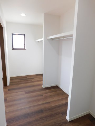 海部郡蟹江町学戸７丁目の中古一戸建の収納|◇ウォークインクローゼット◇　　荷物がスッキリと片付き、部屋が広く利用できる大容量収納♪