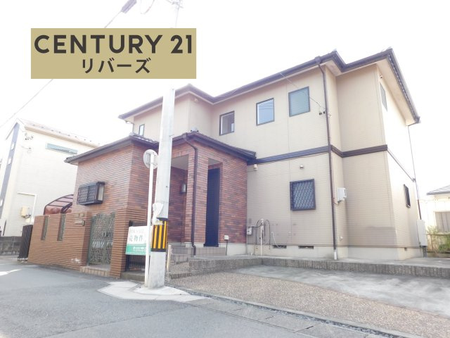 海部郡蟹江町学戸７丁目の中古一戸建の前面道路含む現地写真|☆２０２５年１０月リフォーム済☆　　いつでもご案内出来ます♪（お問合せ当日、平日、水曜、夜間の見学でもＯＫ）　敷地６１．４坪！　駐車３台ＯＫ！　スーパーやコンビニ、小学校などが近く便利な住環境♪