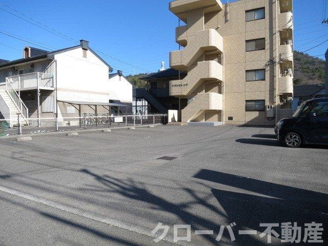 ソルトビレッジの駐車場