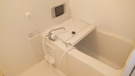 シエルブルーの浴室|ＴＶつきのお風呂です