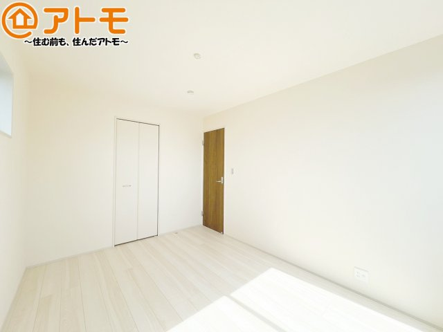 【子供部屋】 | 葵区古庄6丁目　新築戸建　全1棟 | 収納スペースもしっかり確保したお部屋は、収納家具の数も減らせるのでお部屋を広く使えます！