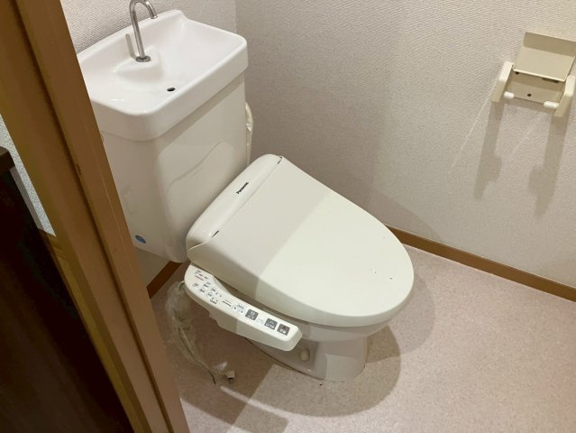 サンシャインⅡのトイレ|リフォーム施工中です。完成時現況優先。