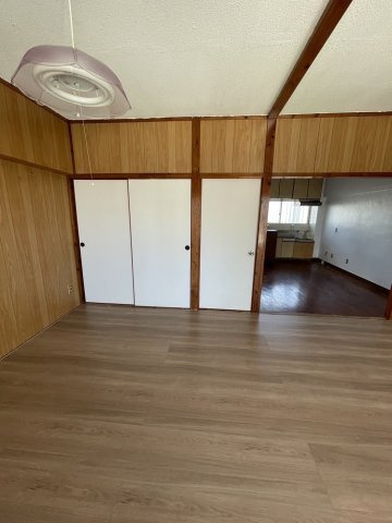 古蔵ビルの収納|12帖の洋室です