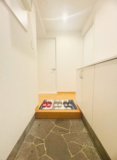 【玄関】 | 岡本ハウス