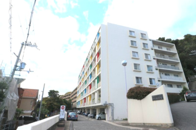 【外観】 | 岡本ハウス | 阪急岡本駅周辺には飲食店や銀行、塾、スーパーなどが揃い便利な環境