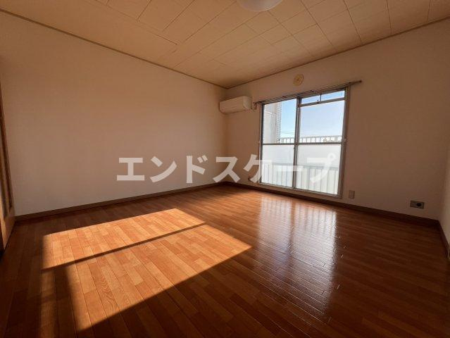 和田橋ハイツの居間・リビング|高崎、前橋のお部屋探しはエンドスケープまで！お客様の理想お聞かせ下さい♪