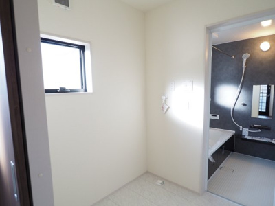 【脱衣所】 | Livele Garden.S　笹谷桜水第６　1号棟 | ★内覧予約で新米4kg★