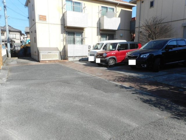リバティオークの駐車場
