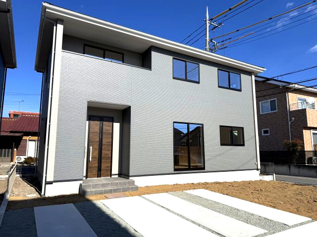 アーバンスタイル前橋市前箱田町1期　２号棟の外観|前橋市前箱田町に新築住宅が完成しました。２棟現場です！
お洒落なデザインの外観です♪
お客様のご都合に合わせていつでもご見学頂けます。
お気軽にお問い合わせください♪