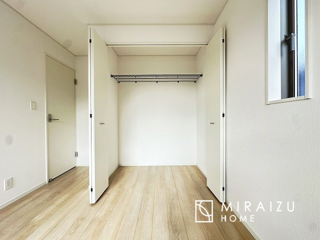 【収納】 | 日当たりの良いお家は嬉しいですよね。それぞれ価値観が分かれる箇所です、実際に内覧して日当たりの心地よさをご体感下さいね♪