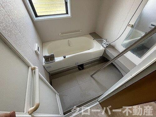 サーパスタウン田村町貸家の浴室|原状回復工事前