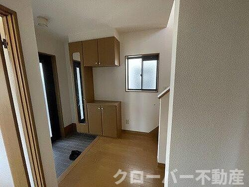 サーパスタウン田村町貸家の玄関|原状回復工事前