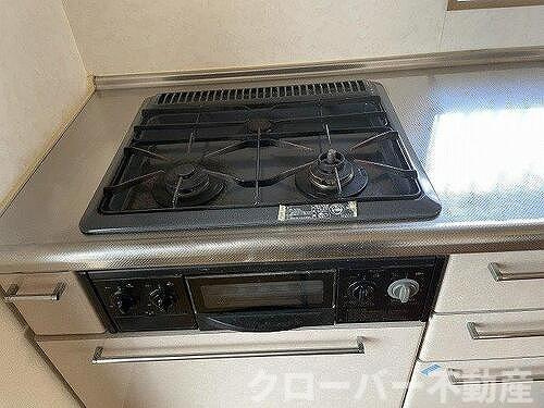 サーパスタウン田村町貸家の設備|原状回復工事前　ガスコンロ