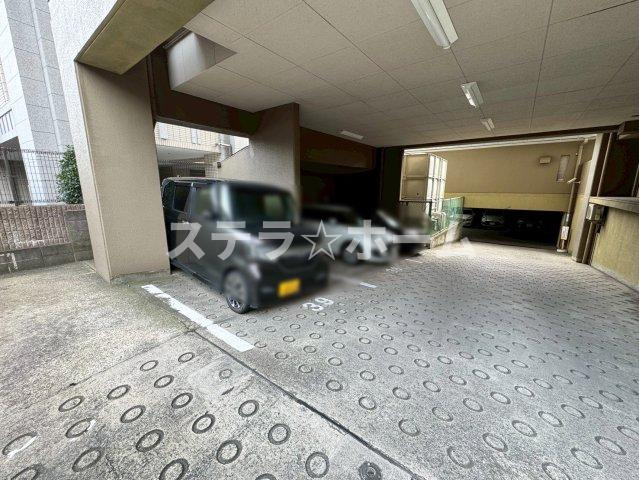 パラツィーナセシリア豊中の駐車場|駐車スペースもあります