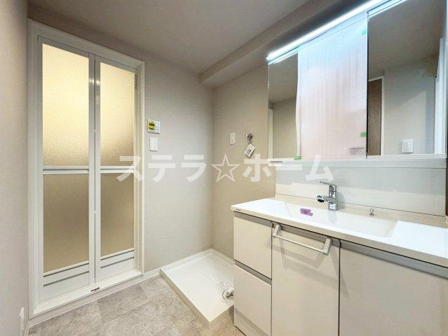 パラツィーナセシリア豊中の独立洗面台|朝の支度にも助かる、独立の洗髪洗面化粧台