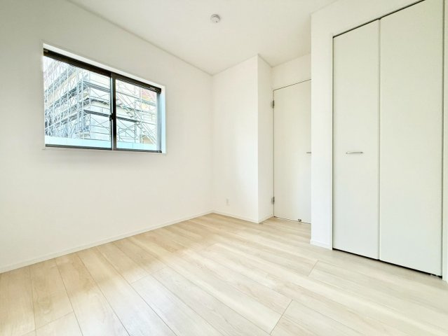 杉並区浜田山1丁目　新築戸建の洋室|南向きのため、しっかりと日差しが差し込みます。

現地ご見学希望・資料請求などお気軽にお問い合わせ下さい！
03-5990-5201