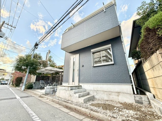 杉並区浜田山1丁目　新築戸建の前面道路含む現地写真|良好な住環境が守られてきた、第一種低層住居専用地域の住宅街です。

現地ご見学希望・資料請求などお気軽にお問い合わせ下さい！
03-5990-5201