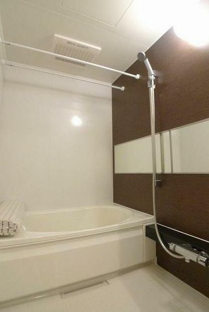 アルフラット西青木の浴室