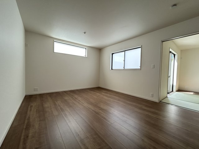 LG八重瀬町具志頭〈３号棟〉の居間・リビング