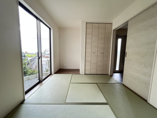 LG八重瀬町具志頭〈３号棟〉の和室