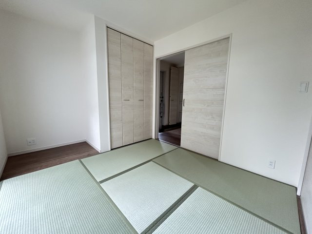 LG八重瀬町具志頭〈３号棟〉の和室