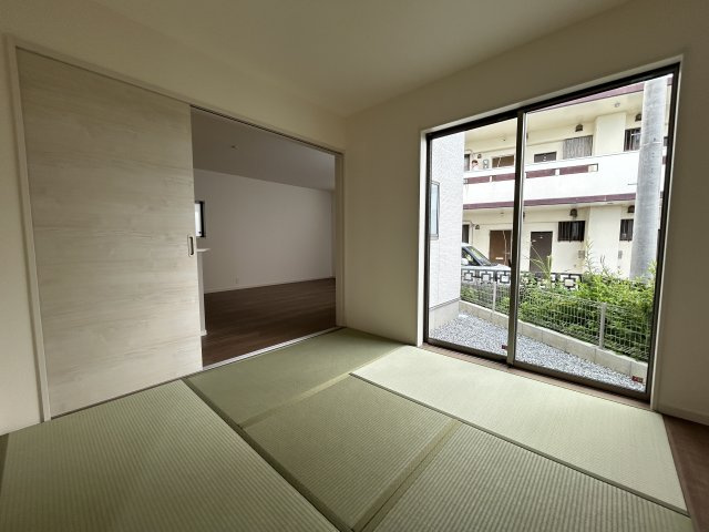 LG八重瀬町具志頭〈３号棟〉の和室