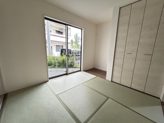LG八重瀬町具志頭〈３号棟〉の和室