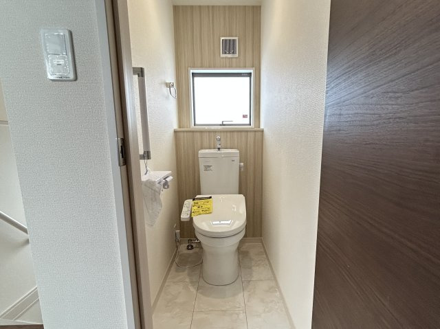 LG八重瀬町具志頭〈３号棟〉のトイレ