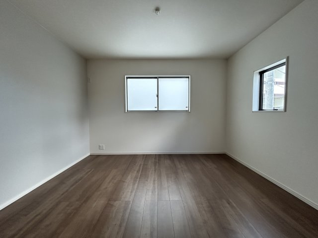 LG八重瀬町具志頭〈３号棟〉の洋室