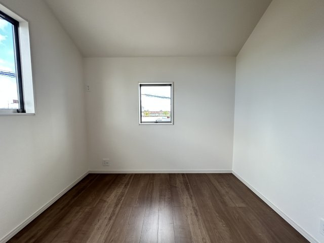 LG八重瀬町具志頭〈３号棟〉の洋室