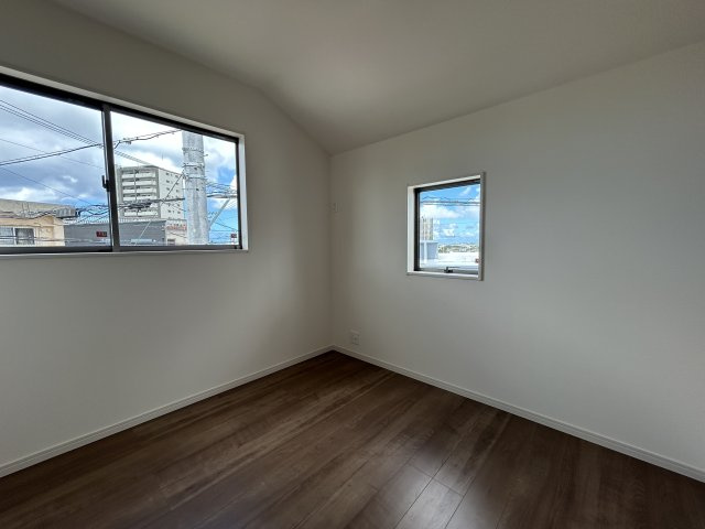 LG八重瀬町具志頭〈３号棟〉の洋室