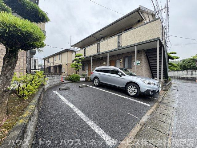 ルミナスビラ　Ｂの駐車場