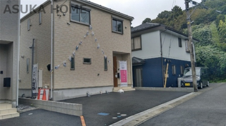 旭区上白根町新築戸建ての前面道路含む現地写真