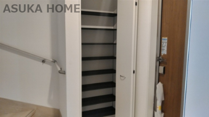 旭区上白根町新築戸建ての収納