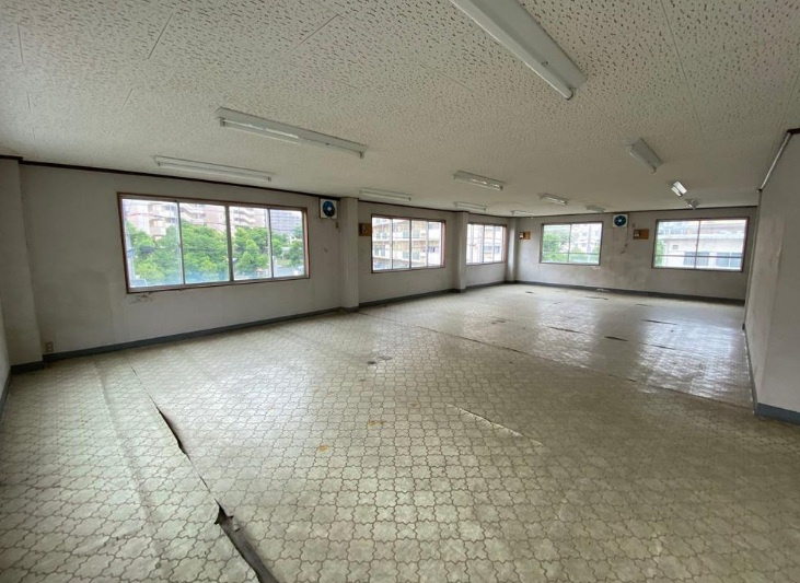 大阪市東淀川区井高野２丁目の倉庫