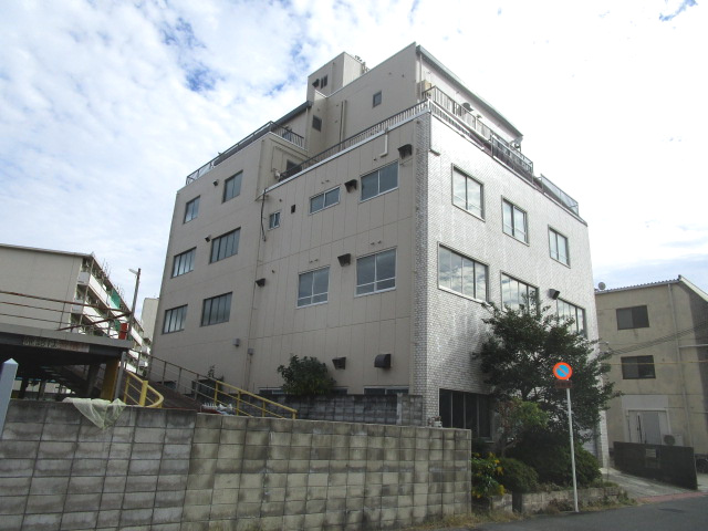 大阪市東淀川区井高野２丁目の倉庫の外観